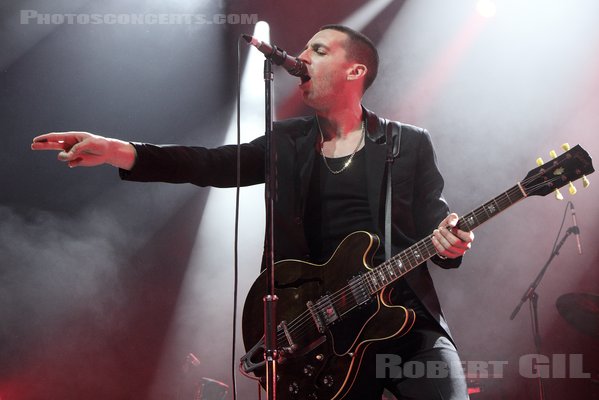 MILES KANE - 2022-04-28 - PARIS - Olympia - 